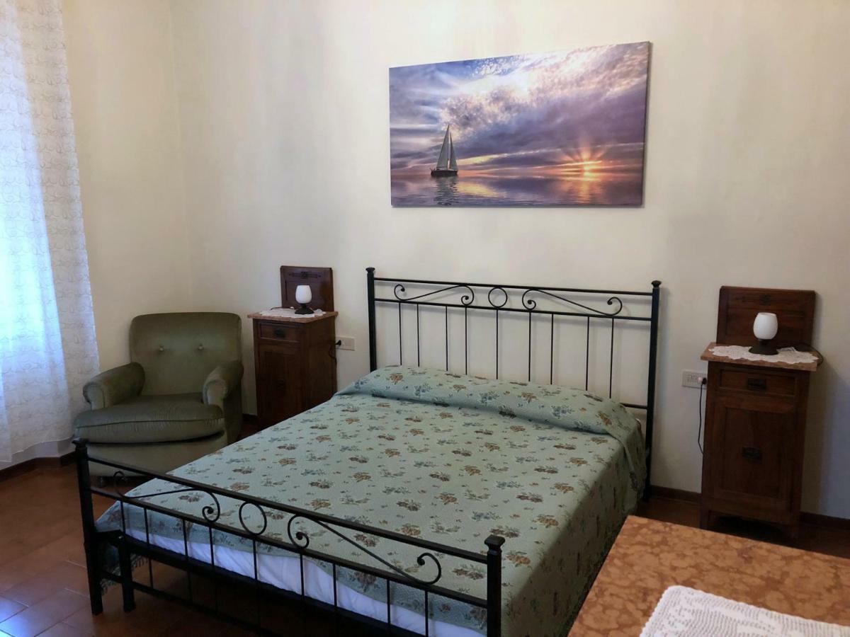 Casa Vacanza Ilia Pescia Bagian luar foto