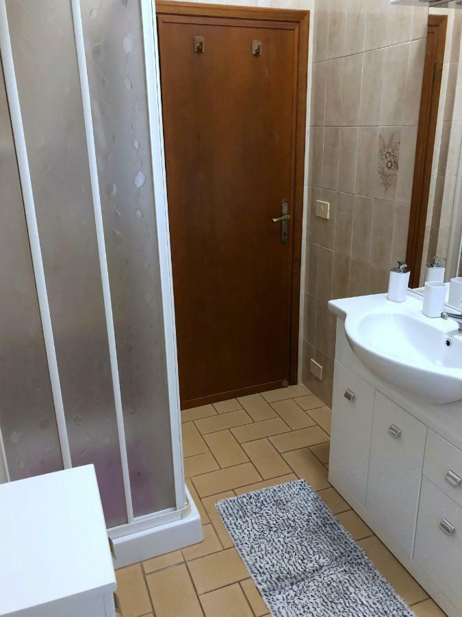 Casa Vacanza Ilia Pescia Bagian luar foto