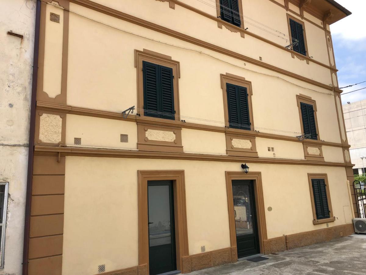 Casa Vacanza Ilia Pescia Bagian luar foto