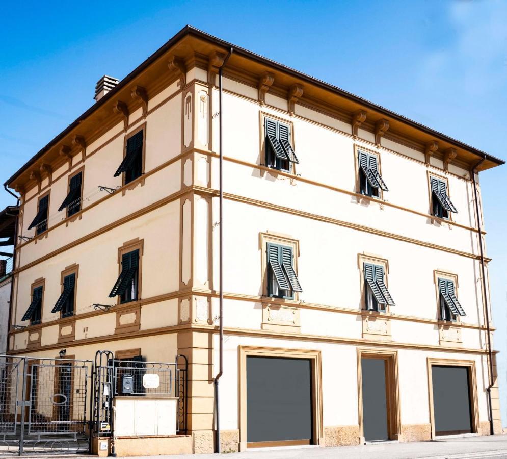 Casa Vacanza Ilia Pescia Bagian luar foto