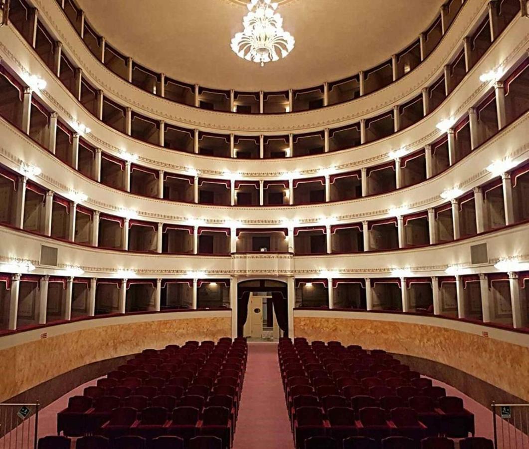 Casa Vacanza Ilia Pescia Bagian luar foto