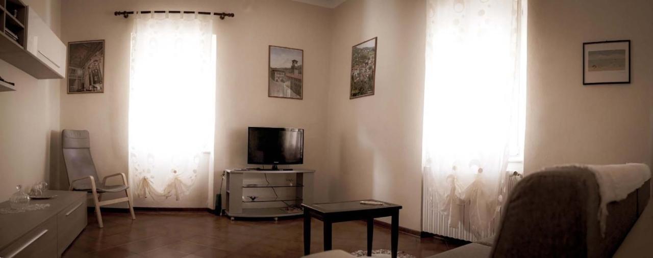 Casa Vacanza Ilia Pescia Bagian luar foto