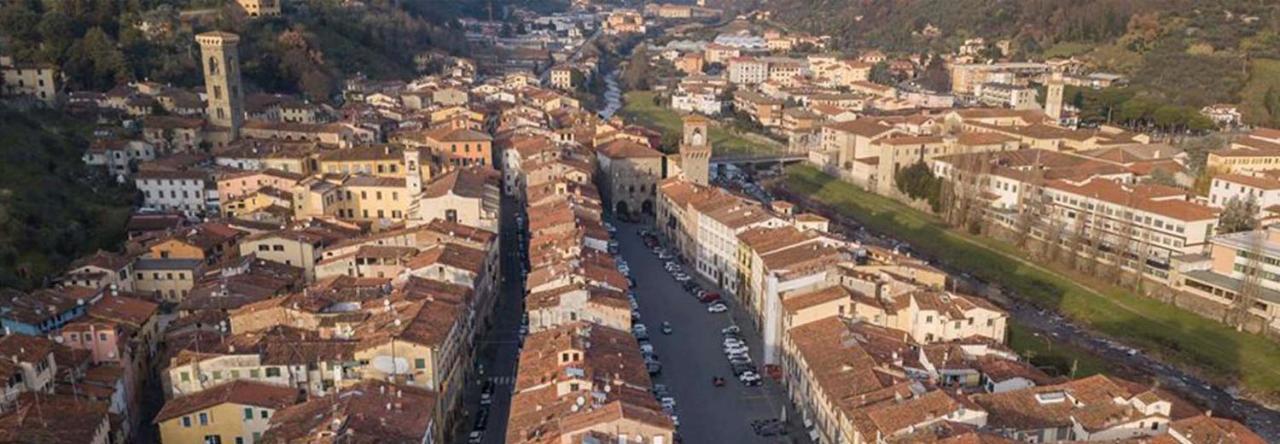 Casa Vacanza Ilia Pescia Bagian luar foto