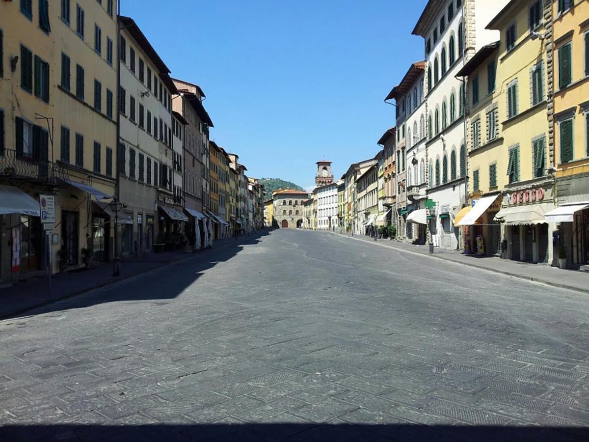 Casa Vacanza Ilia Pescia Bagian luar foto
